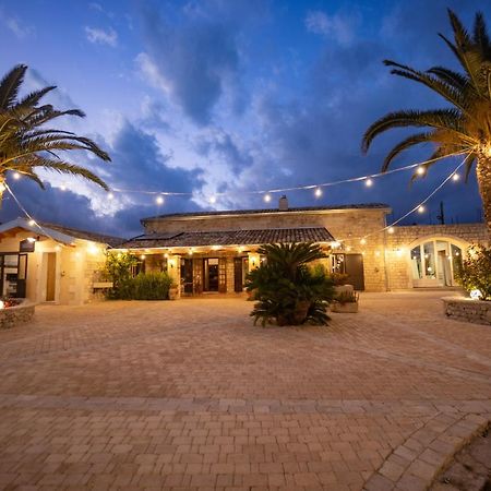 בית הארחה מודיקה 	Casale Della Contea מראה חיצוני תמונה