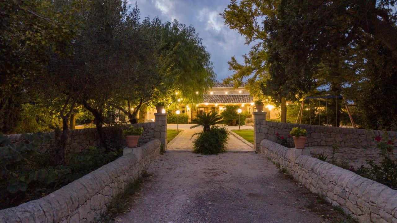 בית הארחה מודיקה 	Casale Della Contea מראה חיצוני תמונה